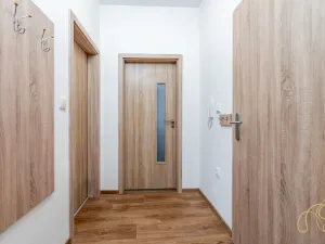 Prodej komerční nemovitosti, Studená, nám. Sv. J. Nepomuckého, 256 m2