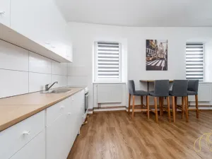 Prodej komerční nemovitosti, Studená, nám. Sv. J. Nepomuckého, 256 m2