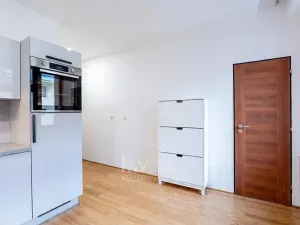 Pronájem bytu 2+kk, Praha - Žižkov, Žerotínova, 52 m2