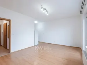 Pronájem bytu 1+kk, Praha - Horní Měcholupy, Hornoměcholupská, 32 m2