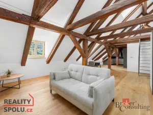 Pronájem atypického bytu, Jince, Slavíkova, 71 m2