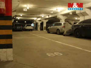 Pronájem garážového stání, Praha - Kamýk, Ve Lhotce, 12 m2