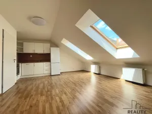 Pronájem bytu 2+kk, Brno, Vlhká, 2976 m2