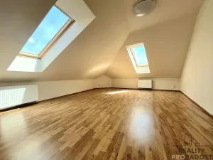 Pronájem bytu 2+kk, Brno, Vlhká, 2976 m2