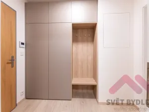 Pronájem bytu 2+kk, Praha - Řepy, Laudova, 61 m2