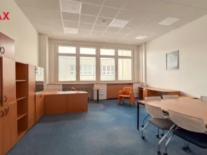 Pronájem kanceláře, Pardubice - Zelené Předměstí, Masarykovo náměstí, 21 m2