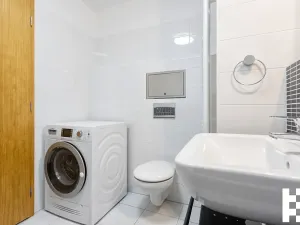 Pronájem bytu 3+kk, Praha - Hloubětín, Nademlejnská, 92 m2