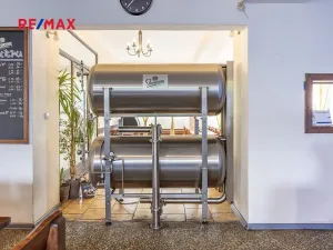 Prodej obchodního prostoru, Čelákovice, Rumunská, 794 m2