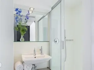 Pronájem bytu 1+kk, Praha - Košíře, Holečkova, 26 m2