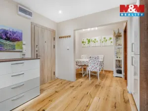 Prodej bytu 4+1, Chlumec, Vyklická, 99 m2