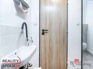 Pronájem obchodního prostoru, Pardubice - Pardubice-Staré Město, Pernštýnská, 54 m2