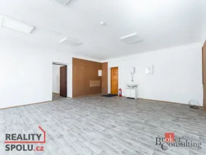 Pronájem obchodního prostoru, Pardubice - Pardubice-Staré Město, Pernštýnská, 54 m2