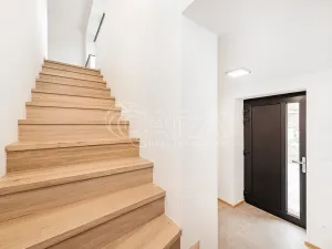 Prodej rodinného domu, Chocerady, 251 m2