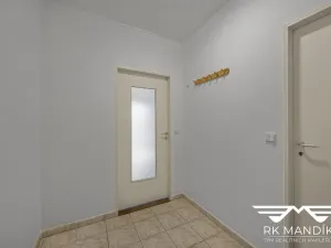 Pronájem bytu 1+kk, Hostivice, Za Mlýnem, 29 m2