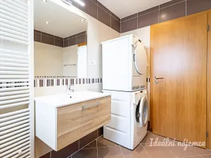 Pronájem bytu 2+kk, Praha - Pitkovice, Pýchavková, 61 m2