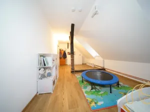 Prodej bytu 3+kk, Studená, nám. Sv. J. Nepomuckého, 117 m2