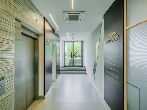 Pronájem kanceláře, Praha - Karlín, Sokolovská, 337 m2