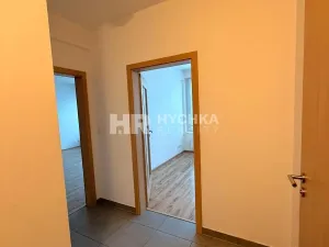 Pronájem bytu 2+kk, Praha - Nusle, Bartoškova, 57 m2