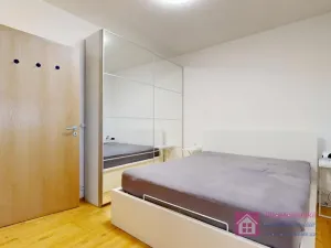 Pronájem bytu 2+kk, Praha - Smíchov, Radlická, 78 m2