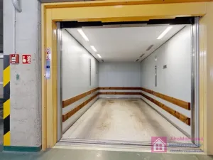 Pronájem bytu 2+kk, Praha - Smíchov, Radlická, 78 m2