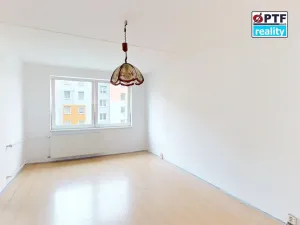 Prodej bytu 3+1, Volary, Sídl. Míru, 69 m2