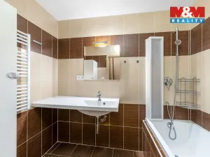 Prodej bytu 2+1, Pardubice - Studánka, Luďka Matury, 74 m2