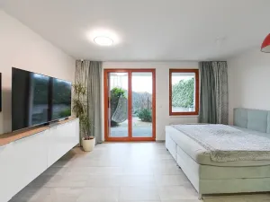 Pronájem bytu 1+kk, Praha - Košíře, Pod Šmukýřkou, 42 m2