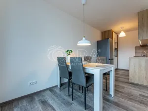 Prodej bytu 1+kk, Praha - Prosek, Lovosická, 34 m2