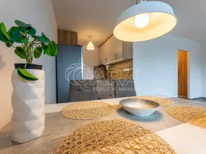 Prodej bytu 1+kk, Praha - Prosek, Lovosická, 34 m2