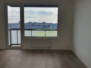 Pronájem bytu 1+kk, Praha, Kolbenova, 35 m2