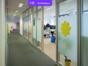 Pronájem kanceláře, Praha - Karlín, Sokolovská, 311 m2