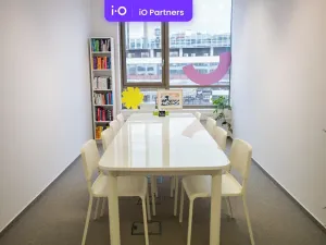 Pronájem kanceláře, Praha - Karlín, Sokolovská, 311 m2