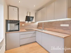 Pronájem bytu 2+1, Brno, Lomená, 52 m2