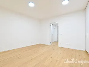 Pronájem bytu 1+kk, Brno, Bratislavská, 29 m2