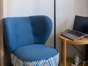 Pronájem bytu 1+kk, Praha - Kobylisy, Kyselova, 22 m2