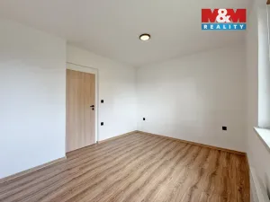 Prodej bytu 3+1, Černovice, Družstevní, 56 m2