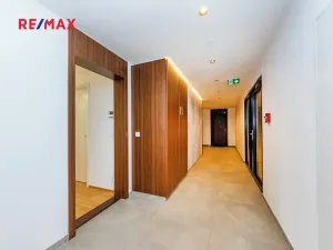 Pronájem bytu 2+kk, Praha - Radlice, U Komína, 53 m2