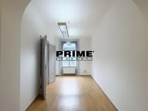 Pronájem kanceláře, Praha - Smíchov, Štefánikova, 70 m2