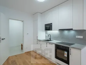 Pronájem bytu 1+kk, Praha - Košíře, Starokošířská, 40 m2