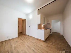 Prodej bytu 3+1, Veselí nad Moravou, Hutník, 74 m2