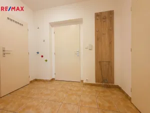 Pronájem bytu 2+kk, Praha - Letňany, Bechlínská, 53 m2