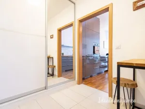 Pronájem bytu 2+kk, Praha - Strašnice, Zvěřinova, 68 m2