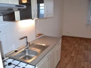 Pronájem bytu 1+kk, Praha - Břevnov, Šlikova, 29 m2