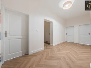 Prodej bytu 4+kk, Praha - Dejvice, V Šáreckém údolí, 175 m2