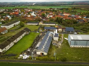 Prodej výrobních prostor, Radslavice, 3300 m2