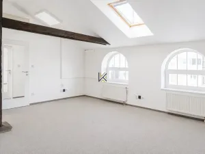 Pronájem kanceláře, Praha - Smíchov, Nádražní, 28 m2