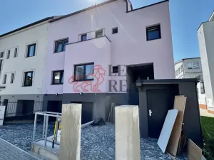 Pronájem bytu 1+kk, Uherské Hradiště, Kollárova, 31 m2