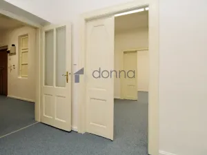 Pronájem kanceláře, Praha, Bieblova, 89 m2