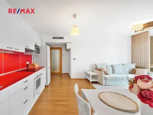 Pronájem bytu 2+kk, Praha - Žižkov, Ke kapslovně, 64 m2