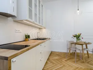 Pronájem bytu 1+kk, Praha - Holešovice, Šimáčkova, 33 m2